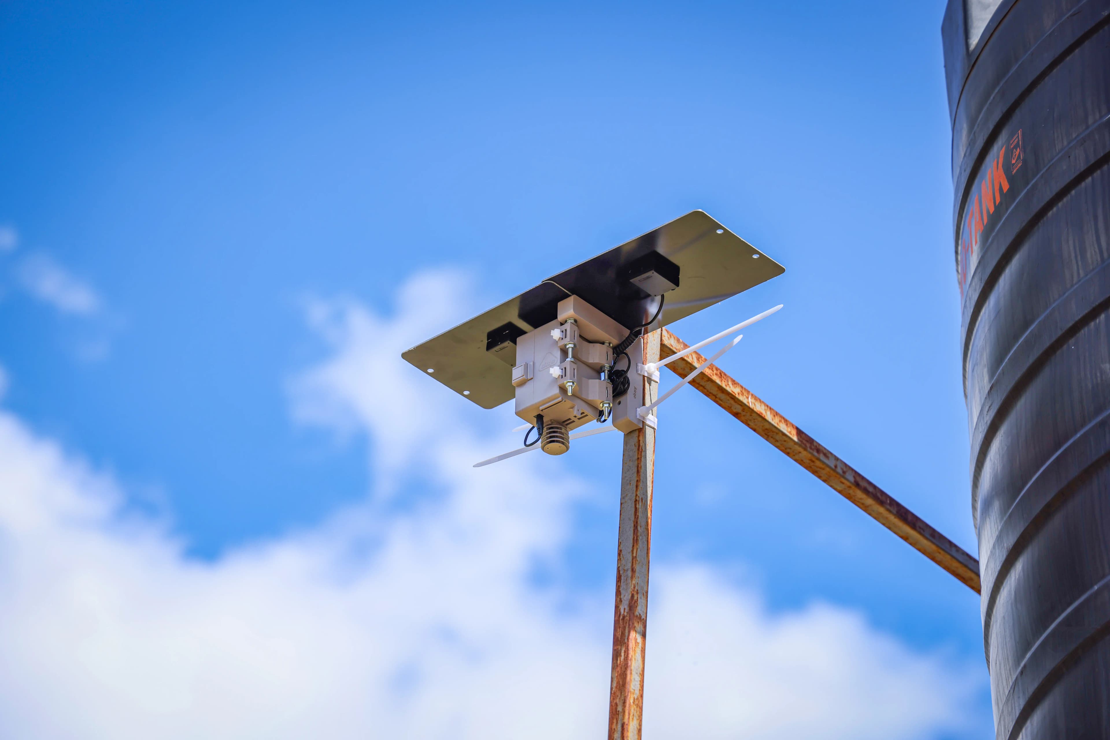 Low cost air quality sensor network